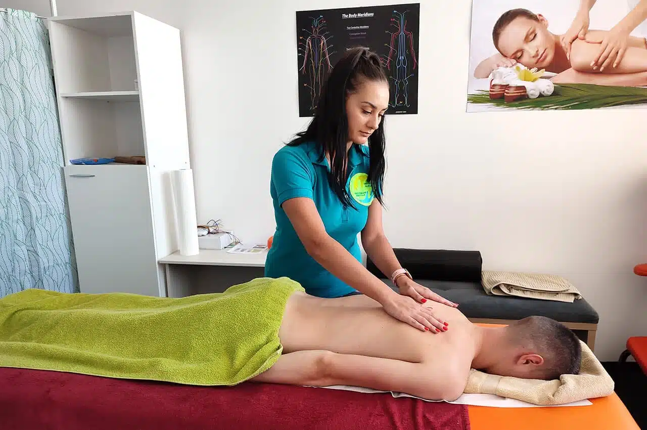 Masaj-Terapeutic-centruderecuperaremedicalaBrasov.jpg